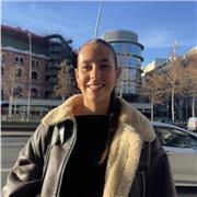 Soy extrovertida, implicada y me dirijiria a jóvenes.